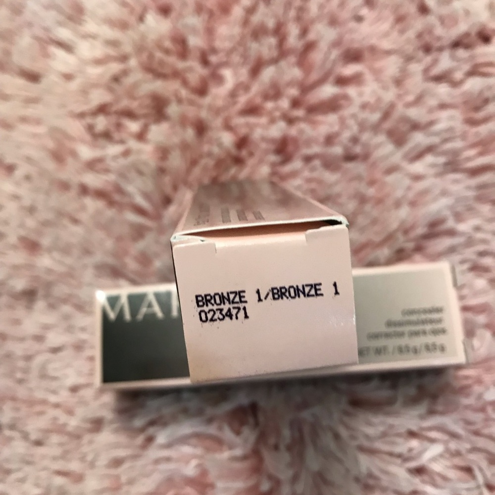 Mary kay concealer in bronze 1